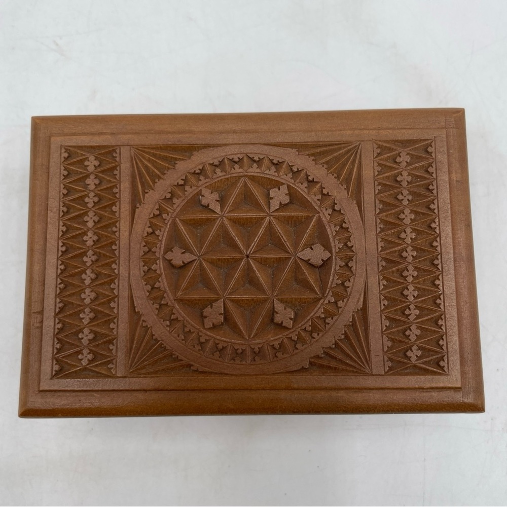 1900s Wooden Hand Carved Vintage Primitive Puzzle Jewelry Trinket Walnut Box